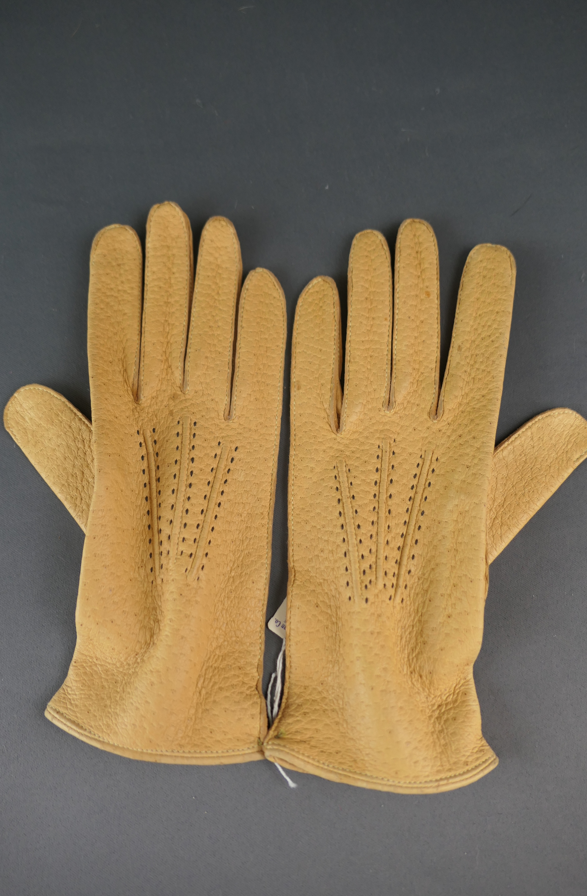 Vintage Tan Pigskin  Peccary Gloves, unworn 1950s, size 8
