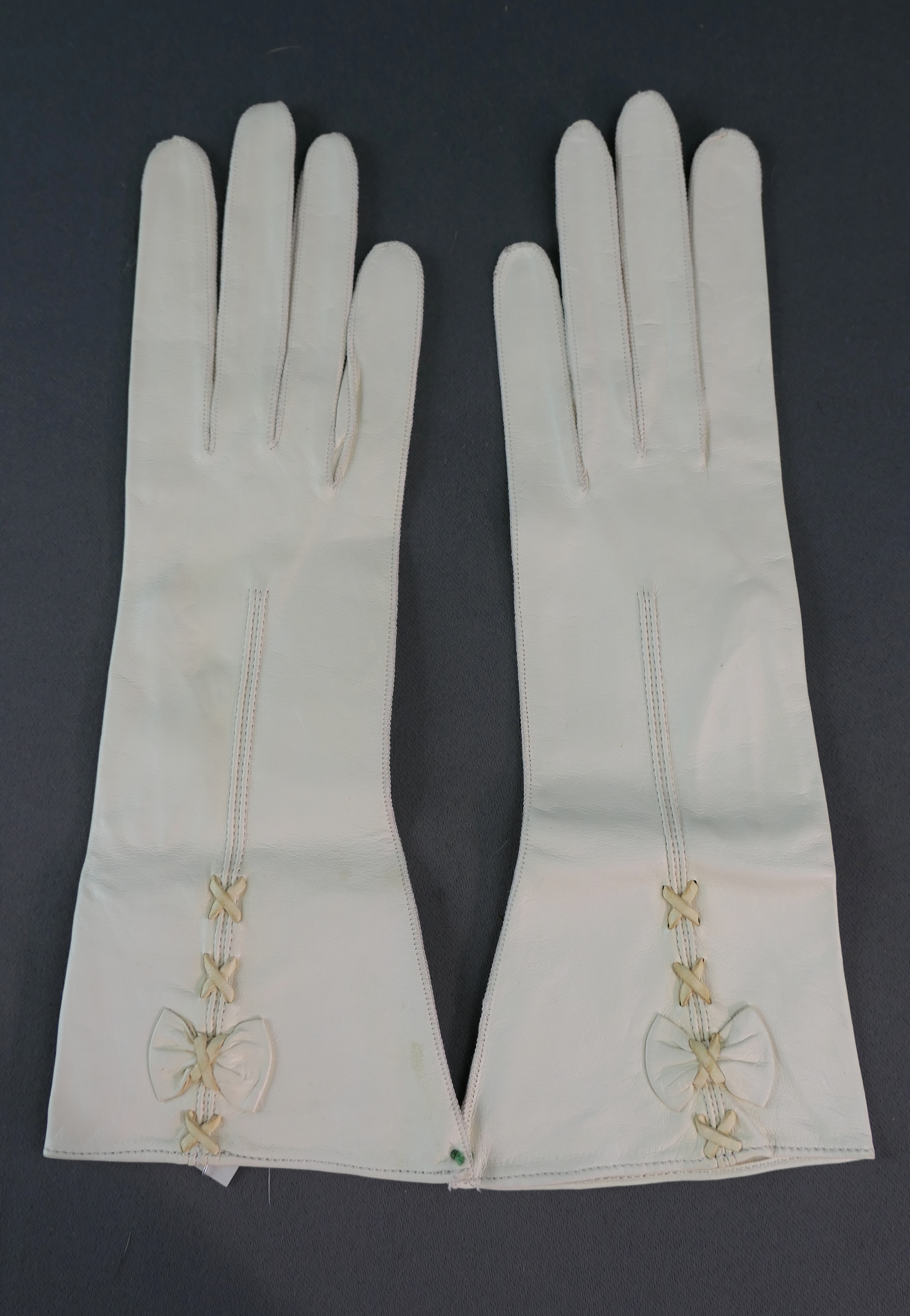 Vintage White Leather Gloves with Lacing, unworn, XXS size 5 1930s