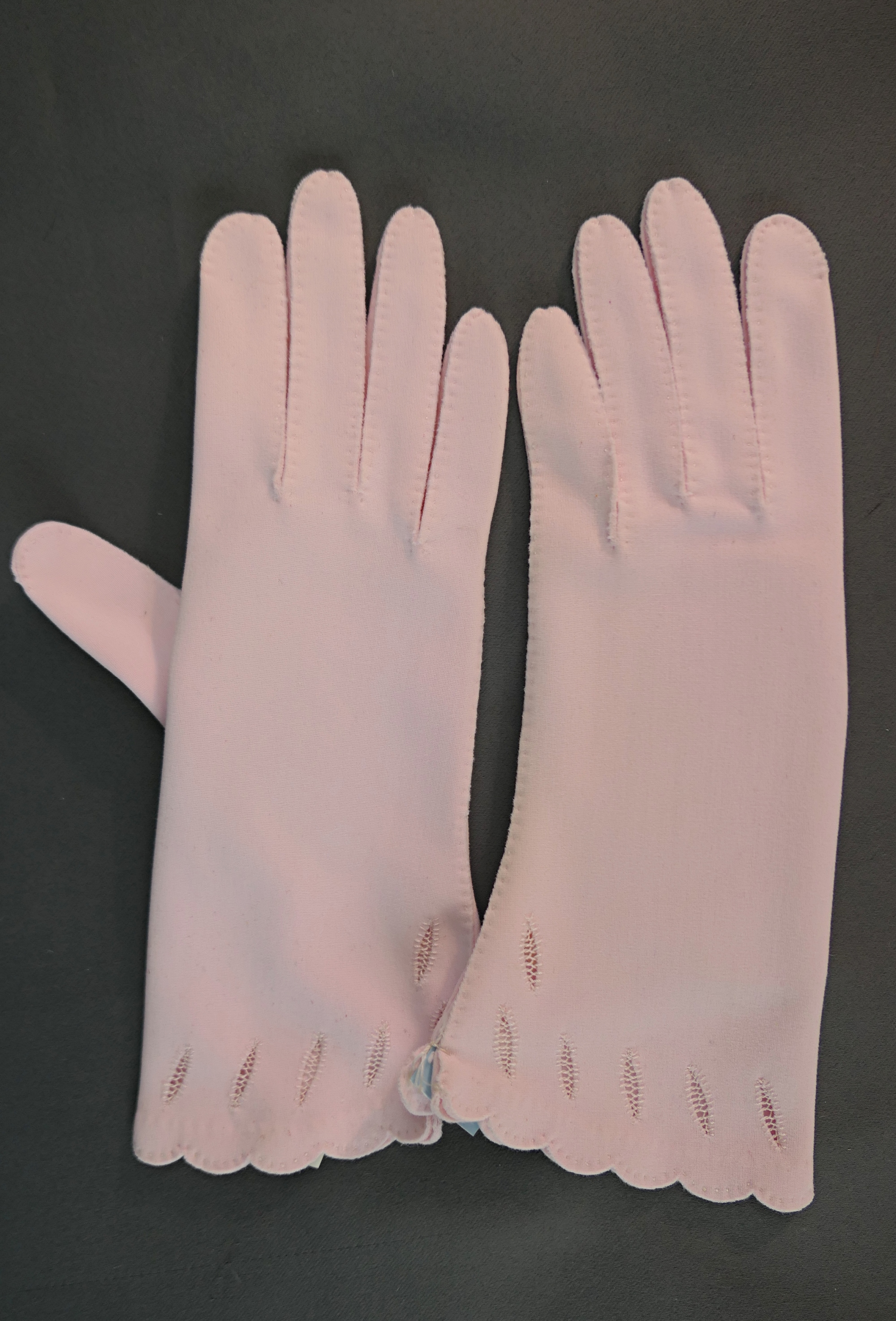 Vintage Pale Pink Gloves 1950s, unworn, size 7, Van Raalte cotton