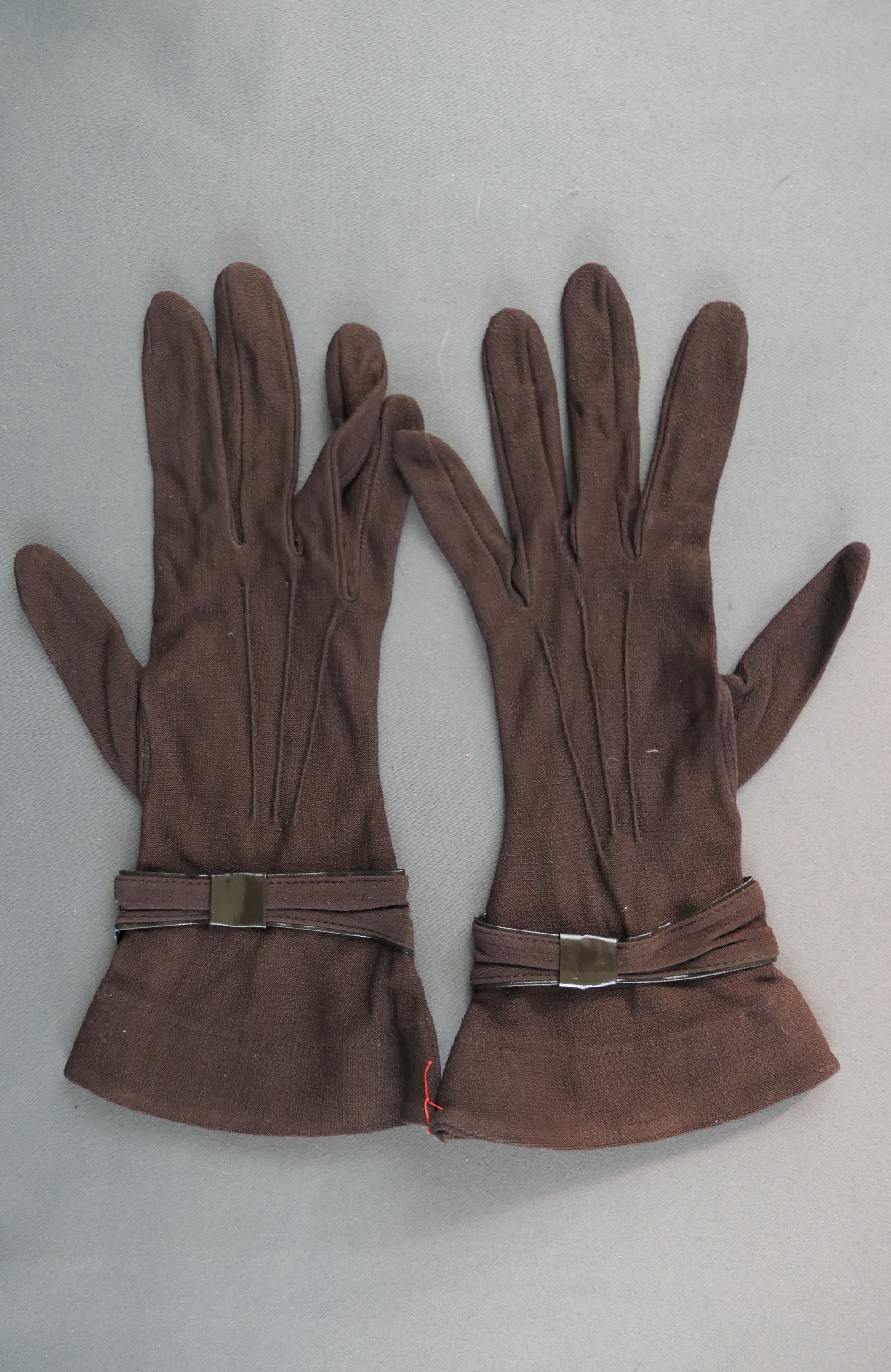 Vintage 1930s Brown Gloves Wool Crepe with Trim, unworn, size 7-1/2