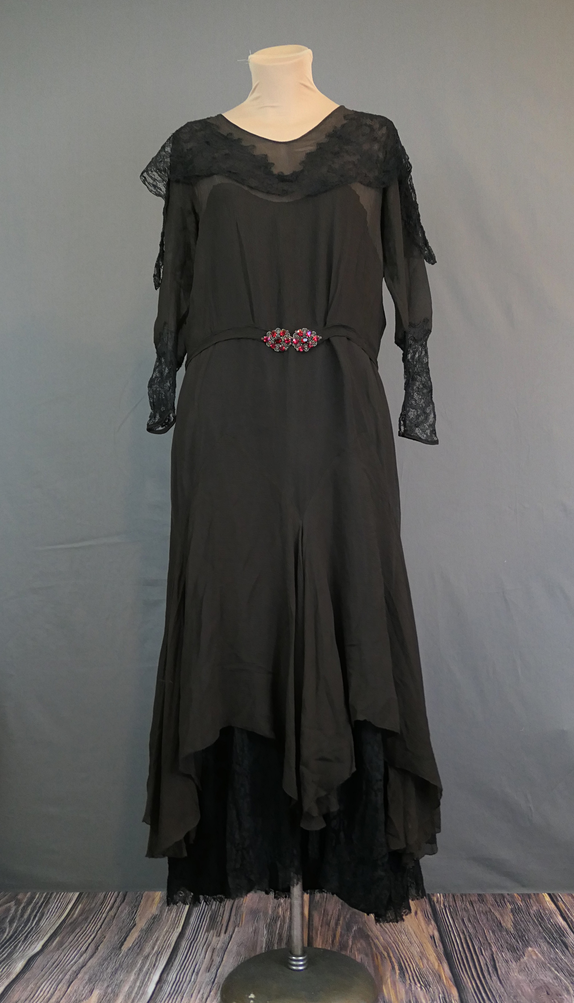 Vintage 1920s Dress Black Chiffon and Lace, fits 36 bust Gown
