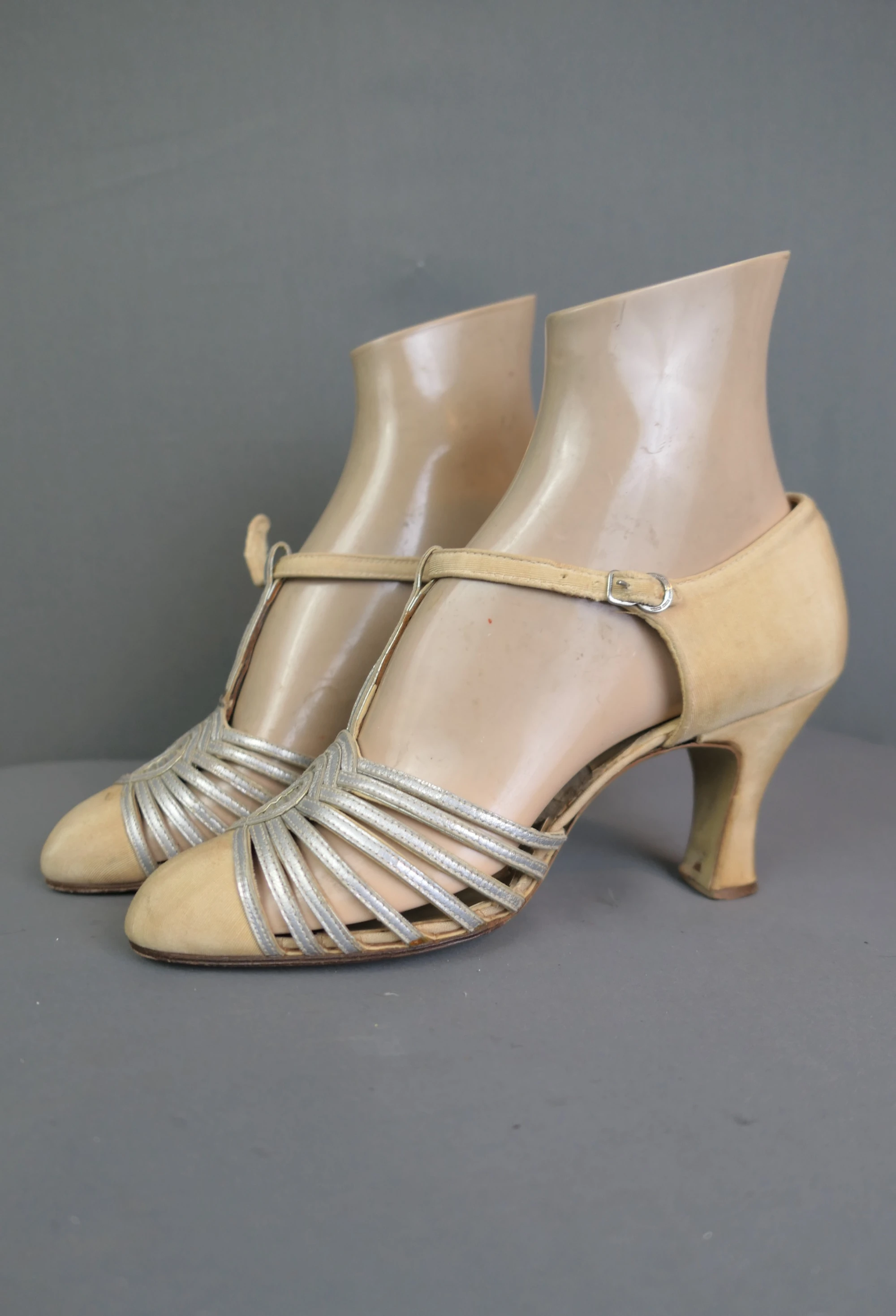 DAMAGED Vintage Silver & Cream 1920s Shoes, Evening 1930s Art Deco