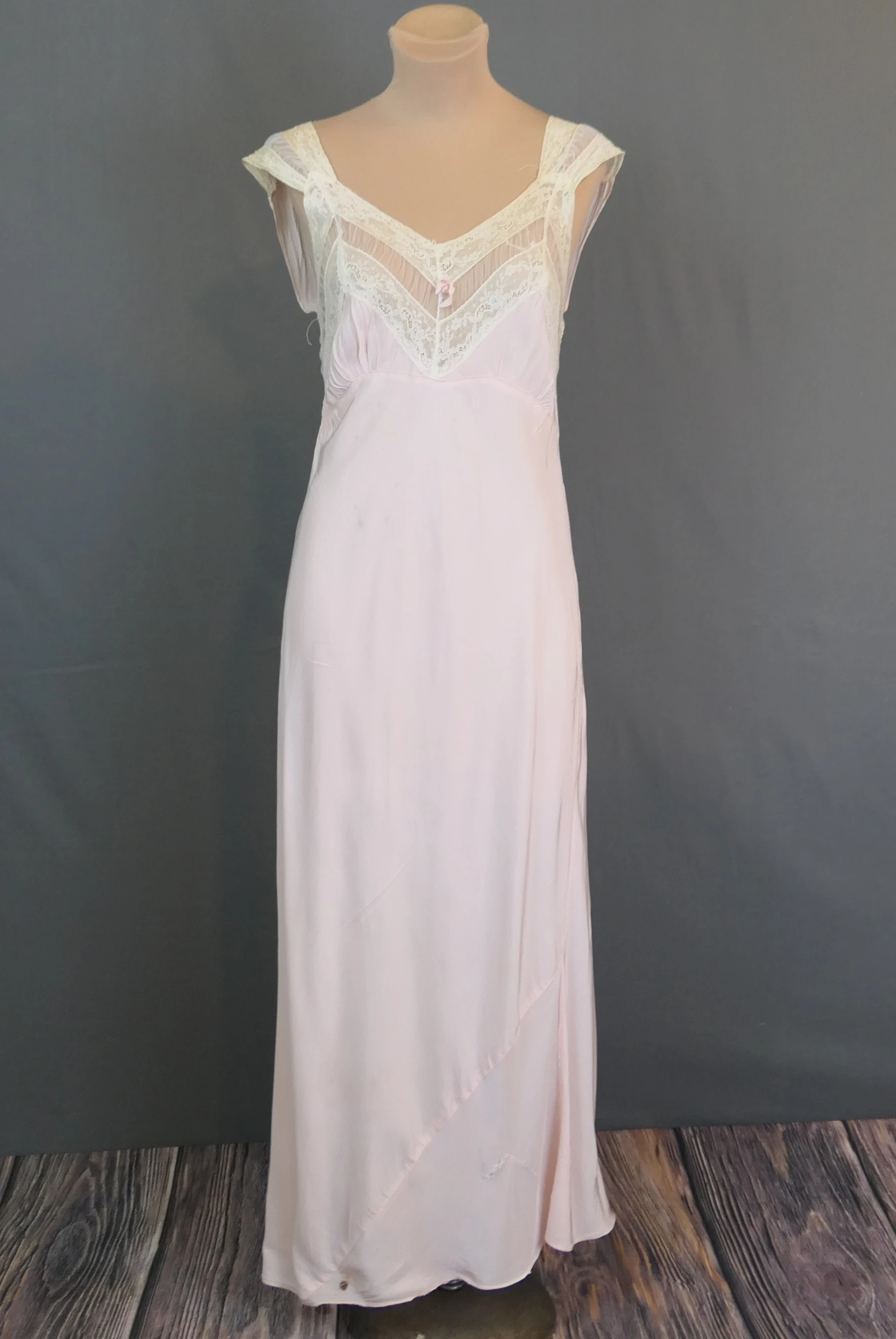 DAMAGED Vintage 1940s Bias Cut Nightgown, 34 bust Peach Rayon