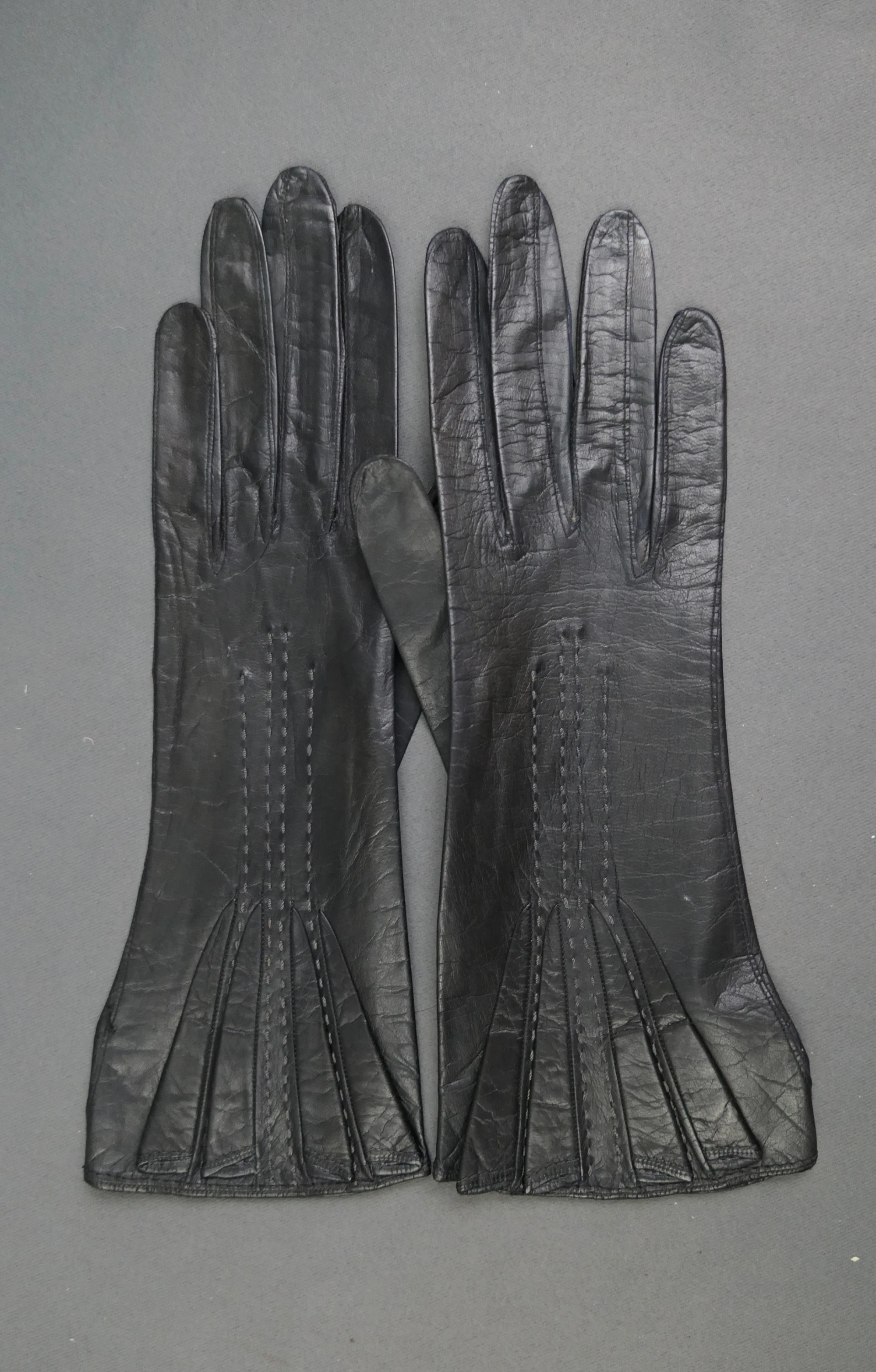 Vintage 1930s Black Leather Gloves, Hansen Czechoslovakia, XS unworn