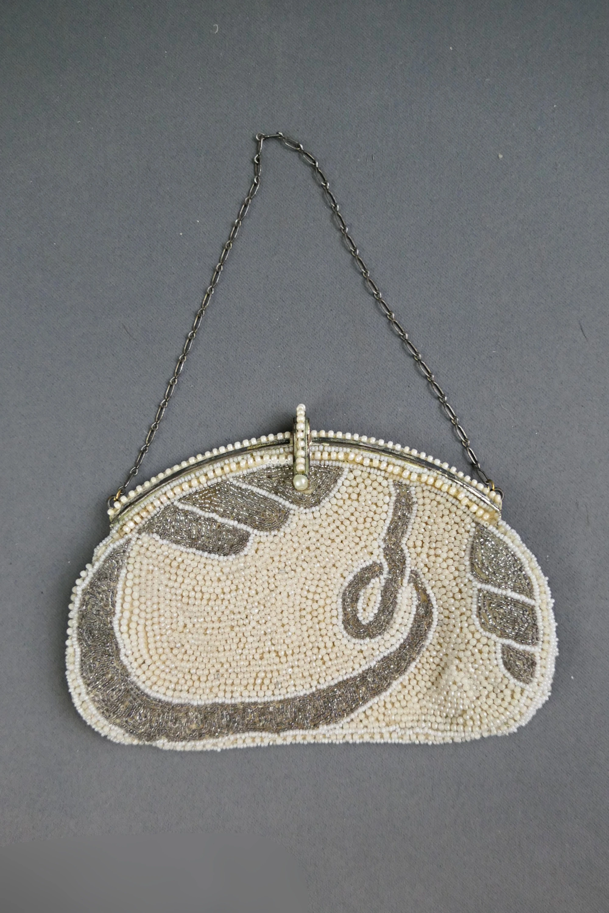 DAMAGED Vintage 1930s Tiny Beaded Purse, Art Deco style, Wrist bag