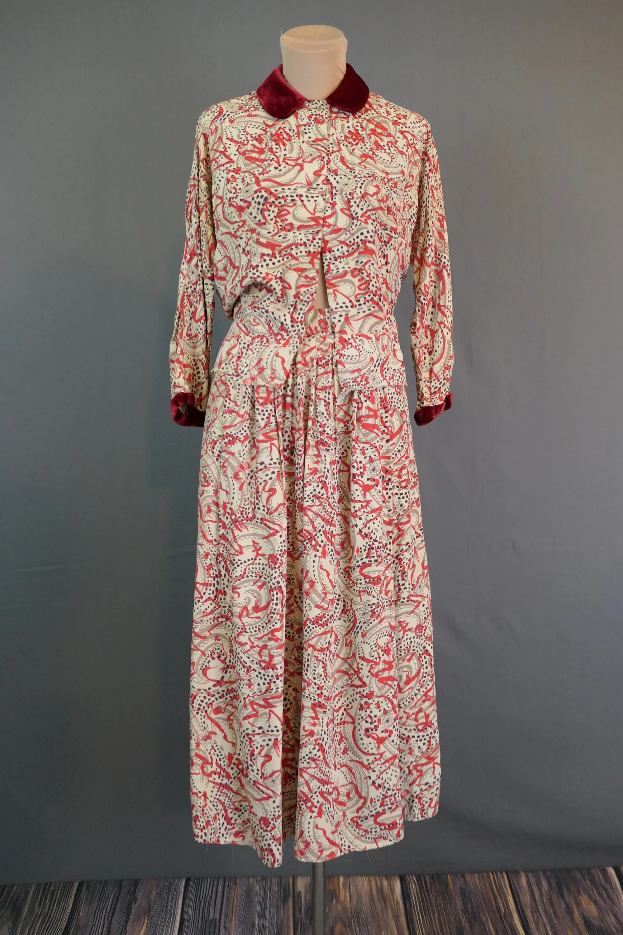 Vintage 1940s Rayon Print Blouse & Skirt, red velvet trim, damaged top