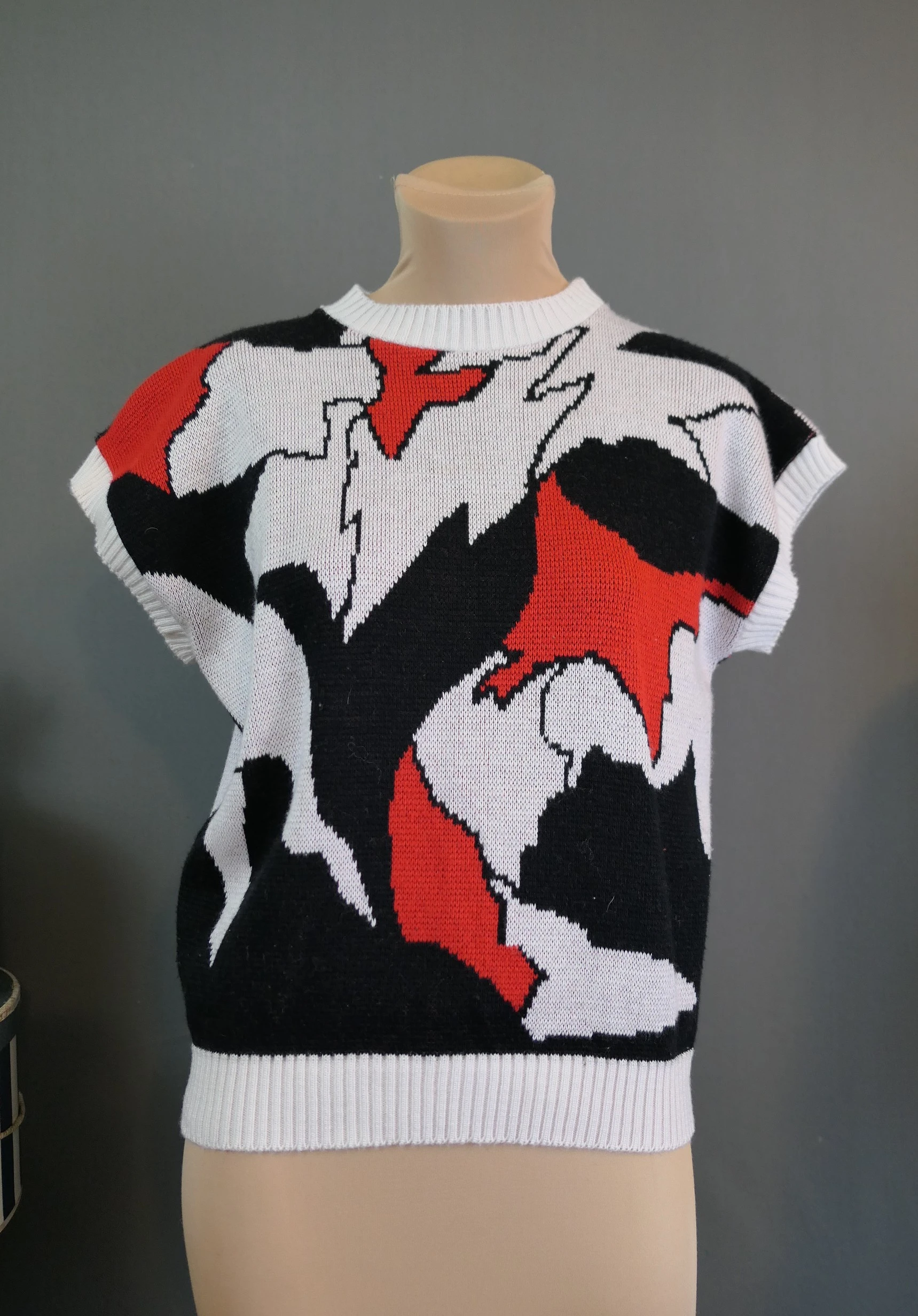 Vintage Red White & Black Sweater, 1980s Short Sleeves, 36 bust, IFI