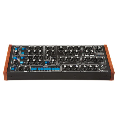 GS Music e7 Polyphonic Analog Synthesiser (Black/Blue)