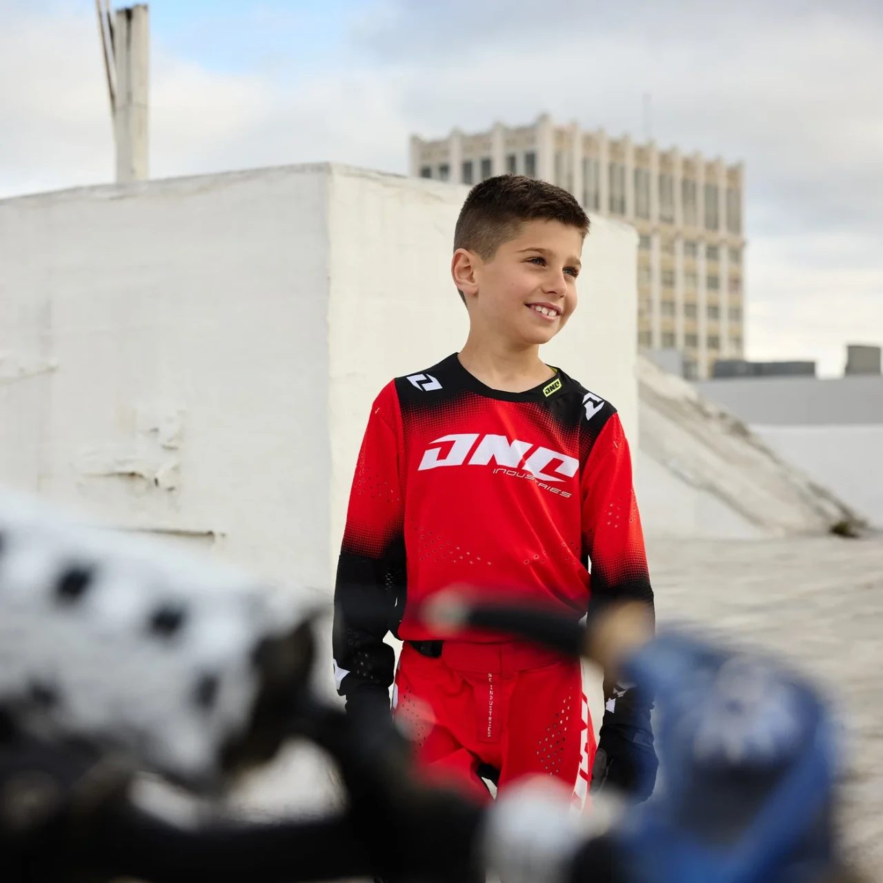 One Industries X-197 Youth Pant - SCORCH RED

With the first release of our new MX Pant line we had one aim only and that was to produce the best product on the market from fabrics to features including some unique touches never seen before in a moto pant.