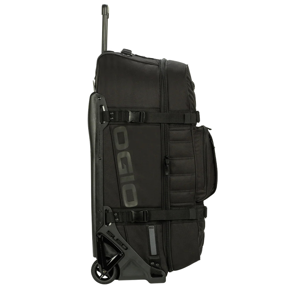The OGIO Rig 9800 gets a facelift and added features in the revamped Rig 9800 Pro. Featuring OGIO’s renowned SLED, the Rig Pro gets an added MX boot bag and changeable wheel set as part of the new overall design.