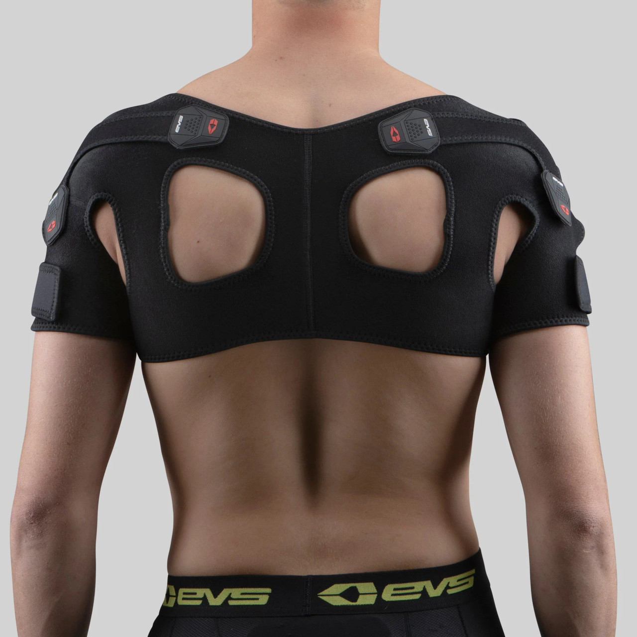 EVS SB05 Shoulder Brace Black - Small (FREE SHIPPING)