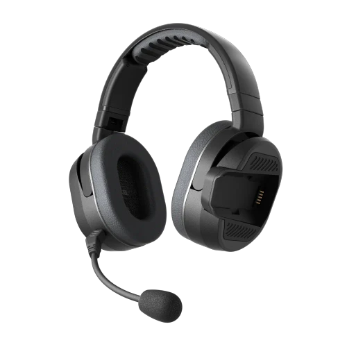 Slide on Cardo’s coaching EDGEPHONES and watch as they transform your off-road training and group rides into an experience of unmatched clarity and connection.