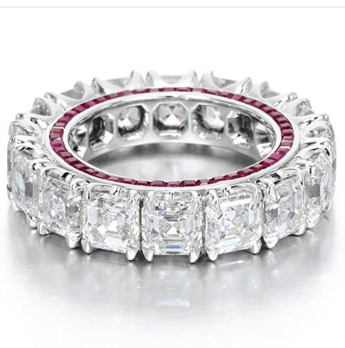 Set with small natural square excellent color and clarity RUBIES