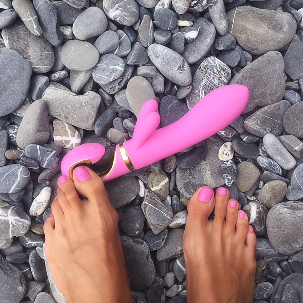 FT London Grabbit Bioskin Dual Rabbit Vibrator For Clit & G-Spot Stimulation - Lifestyle #6