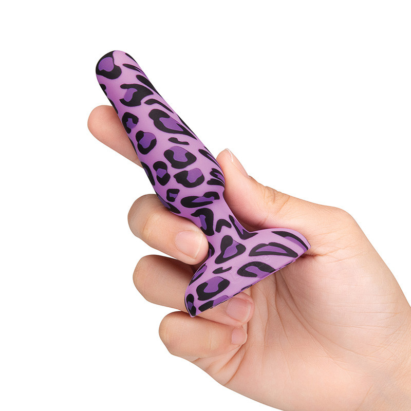 b-Vibe Leopard Novice Plug Special Edition - Hand #1
