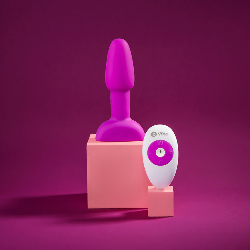 b-Vibe Rimming Plug Petite - Lifestyle #1