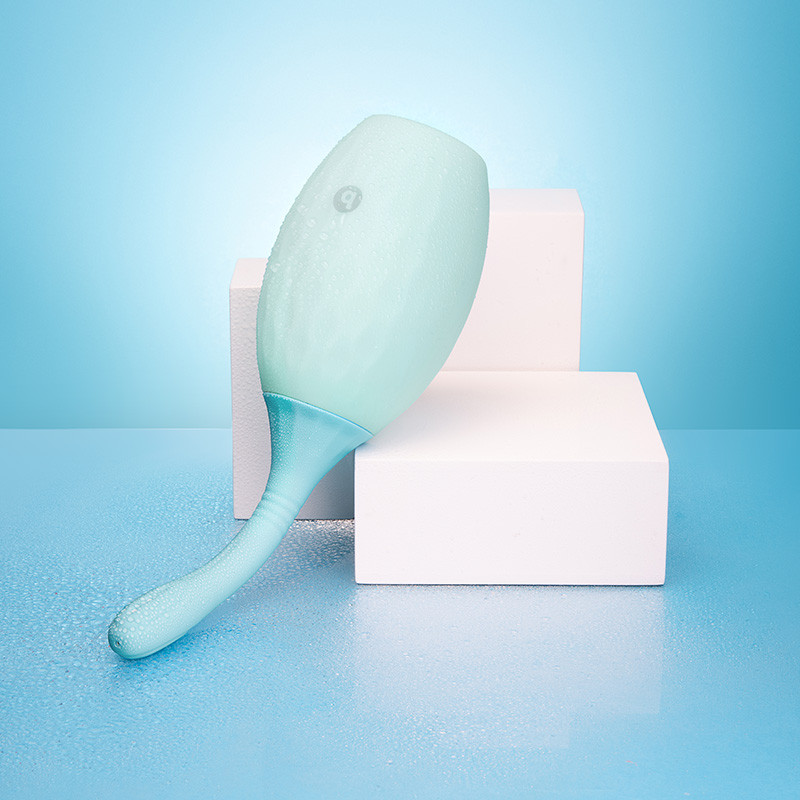 b-Vibe Silicone Flexflow Douche - Lifestyle #4