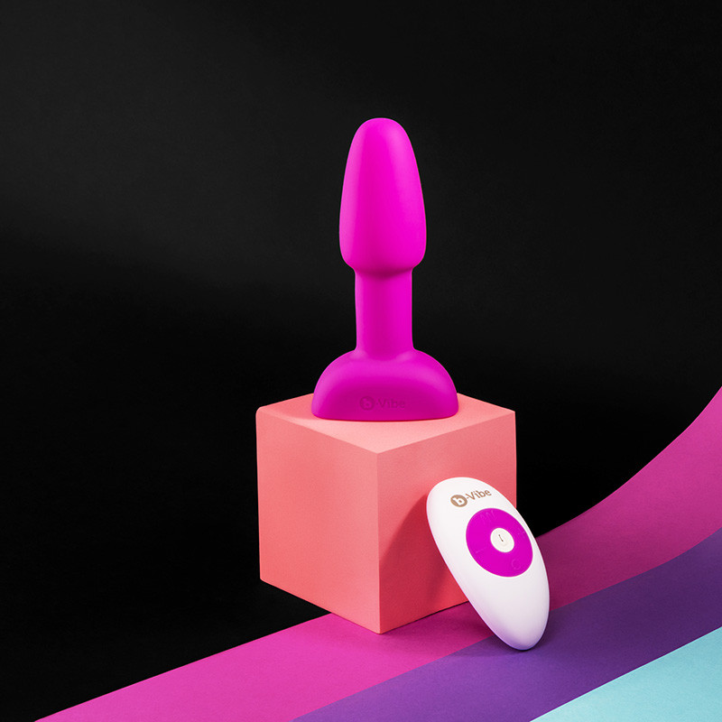 SALE: b-Vibe Remote Control Rimming Plug Petite - Lifestyle #3
