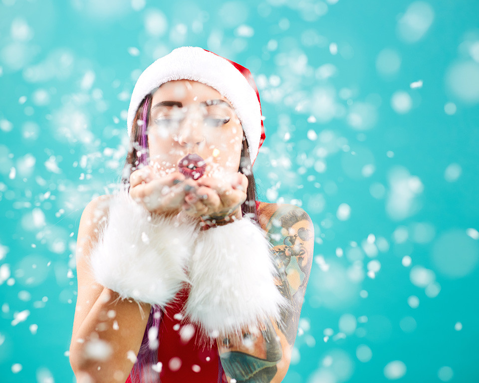 11 Sexy Stocking Stuffers to Please Your Lover This Holiday Season