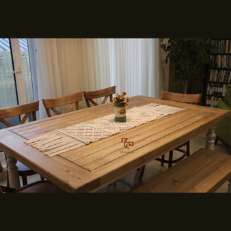 9889 : Macrame Table Runner