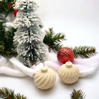 Handmade Christmas Ornament Candle Set – Decorative Holiday Baubles with Natural Wax & Scent