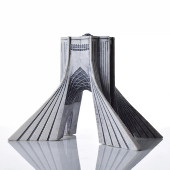 مجسمه رزین میدان آزادی (شهیاد) تهران