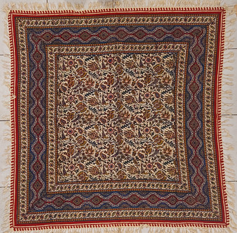 رومیزی قلمکار 100در 100سانتی متر -طرح گل‌افشان با حاشیه زنجیره‌ای- زابلیان اسپادانا