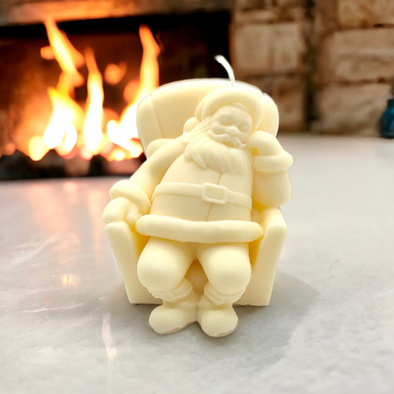Handmade Santa Claus Candle – Cozy Christmas Design with Natural Wax & Scent