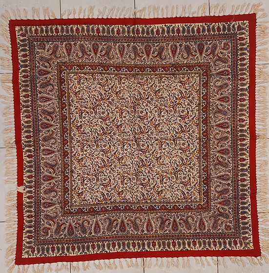 رومیزی قلمکار 100در 100سانتی متر -طرح «قابِ یاقوت»- زابلیان اسپادانا