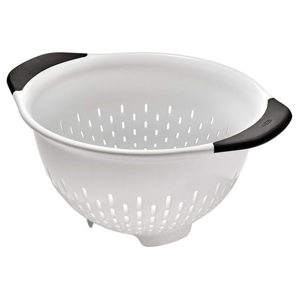 Elongated holes allow for fast water flow and efficient draining