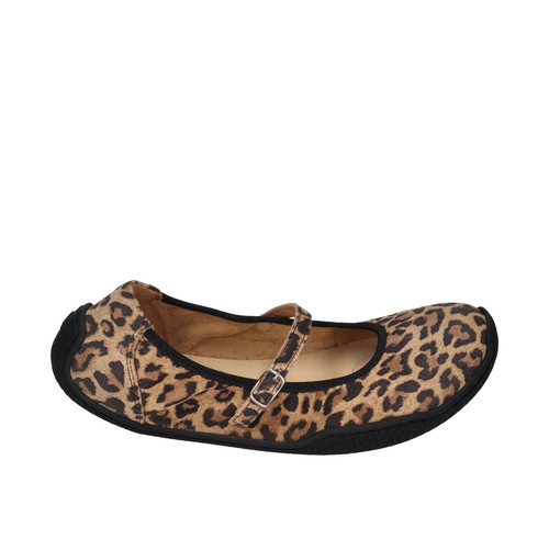 Koel Valeria Grounding Leo barefoot ballerina