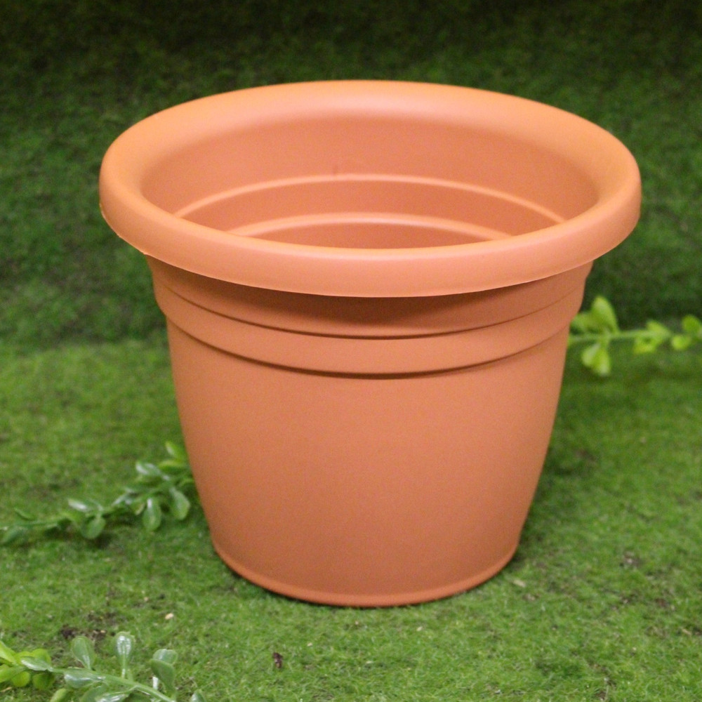 Emma Plastic Planter | Clay