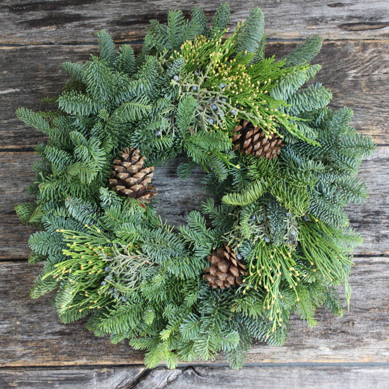 Mixed Candle Ring w/ Pinecones
