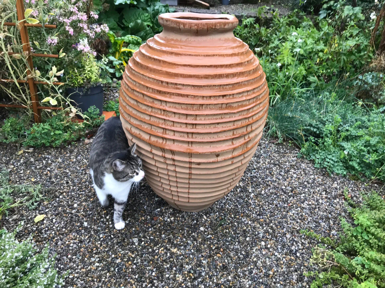 BEEHIVE Round Jar | Fiberglass Planter Capital Garden