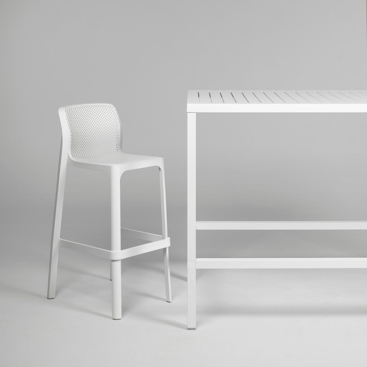 CUBE 140 Table | Bistro or Bar Height