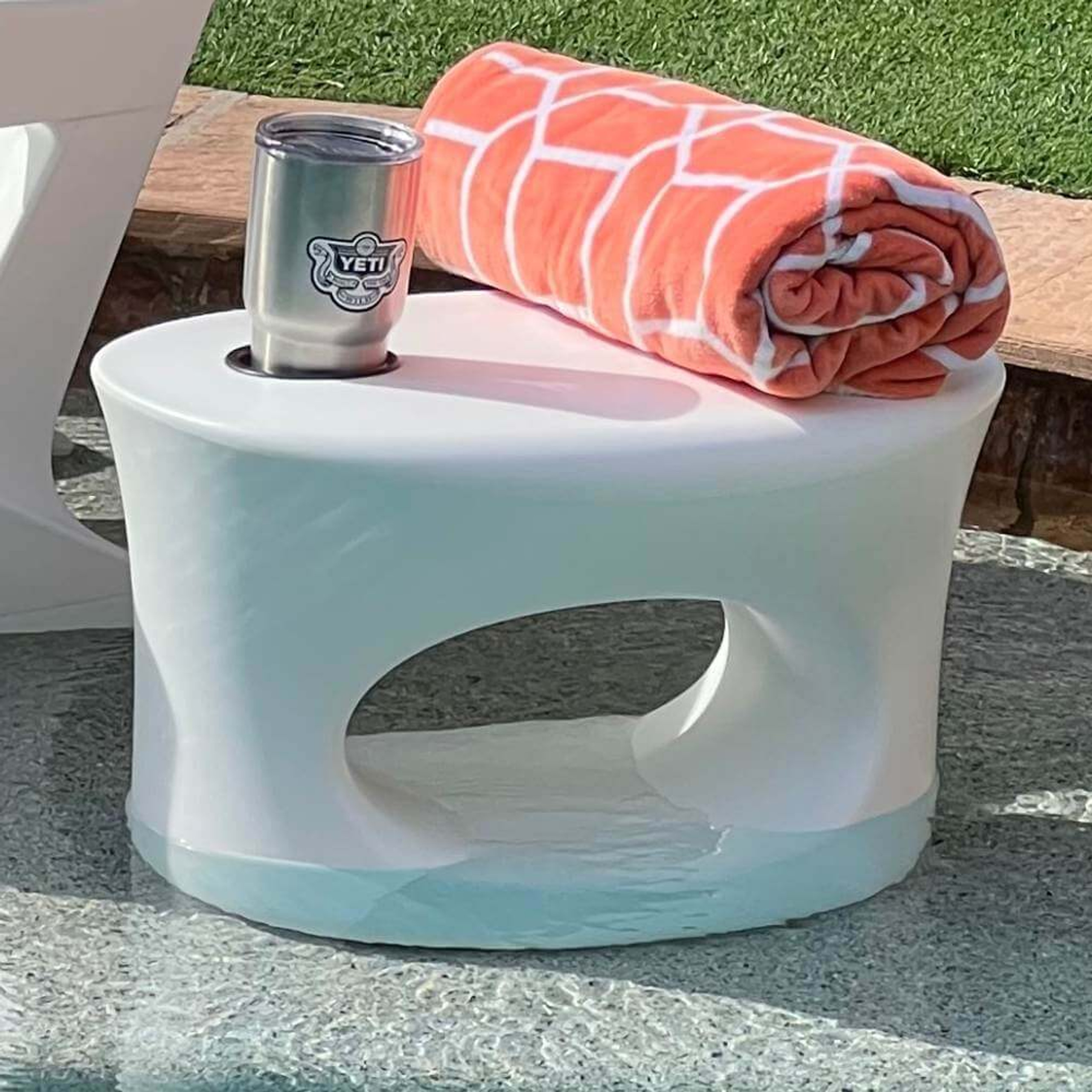 AMPED Splash Sunshelf Side Table