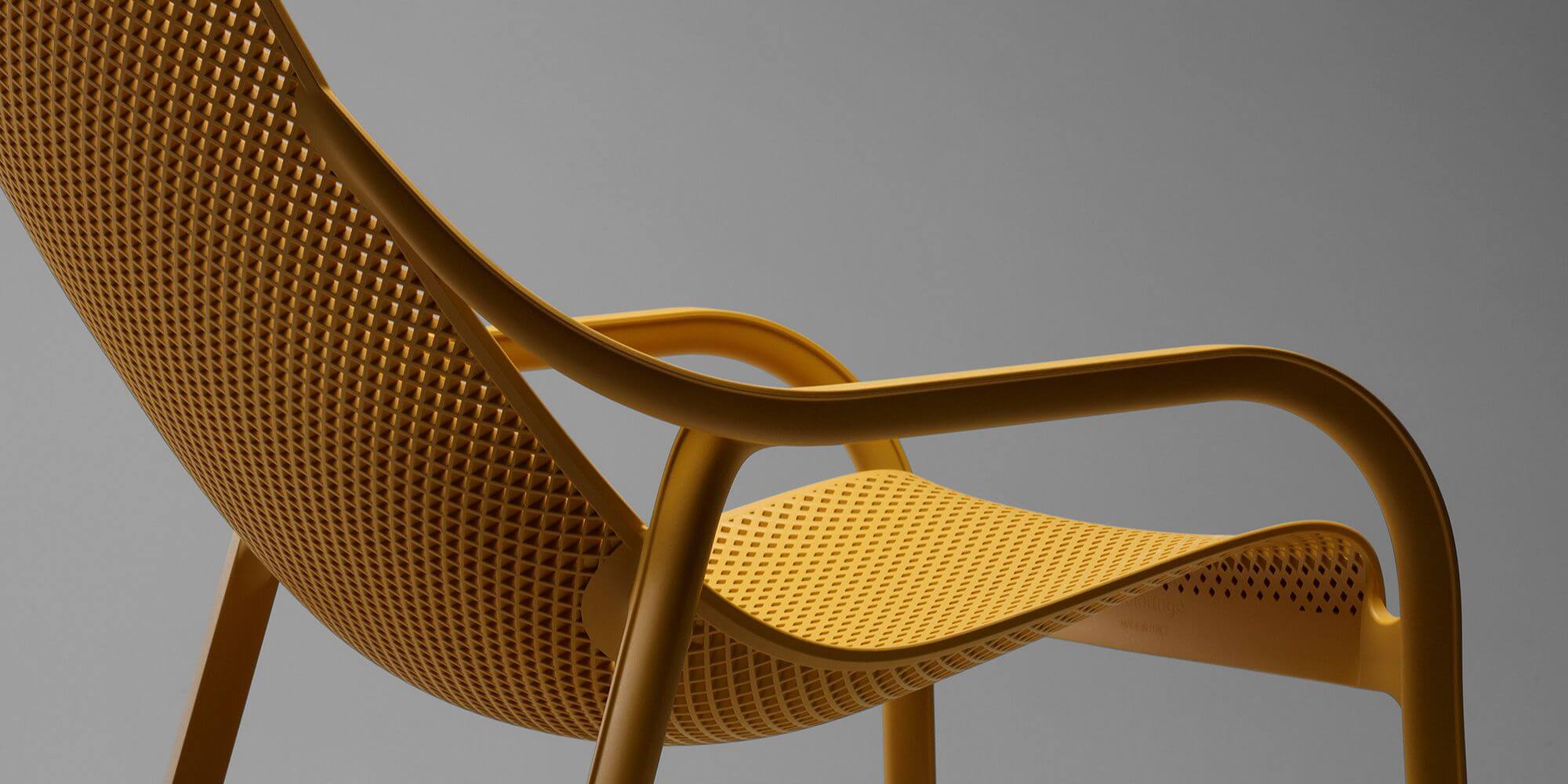 nardi-net-lounge-chair-outdoors