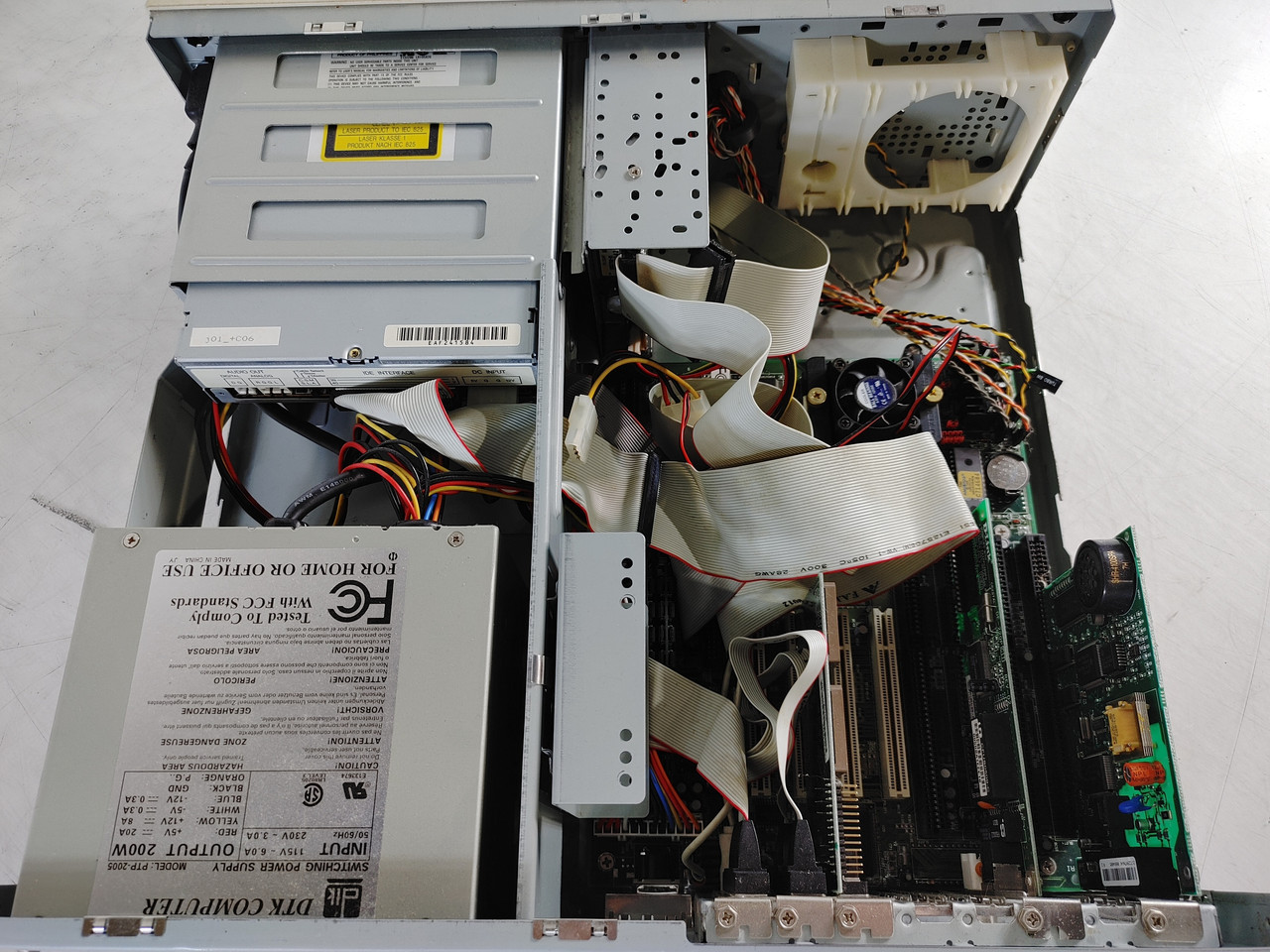 Vintage DTK Quin-55D Intel Pentium 166 MHz 16 MB SIMM Desktop at