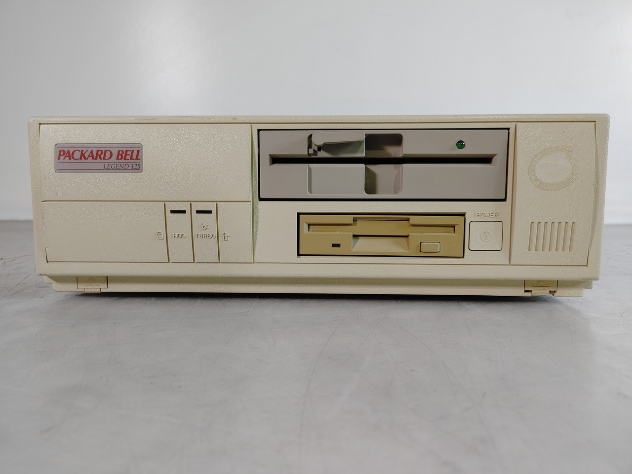 Vintage Packard Bell Legend 125 Intel i486SX SX679 25 MHz 3 MB