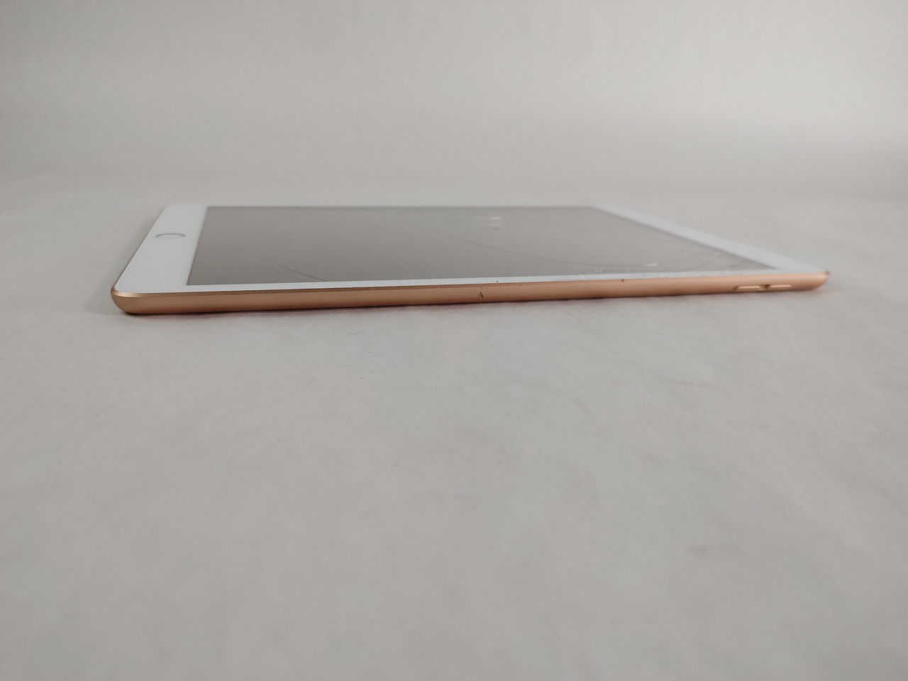 Apple iPad 8th Gen A2270 32 GB iOS 26.2 (WiFi Only) For Parts at