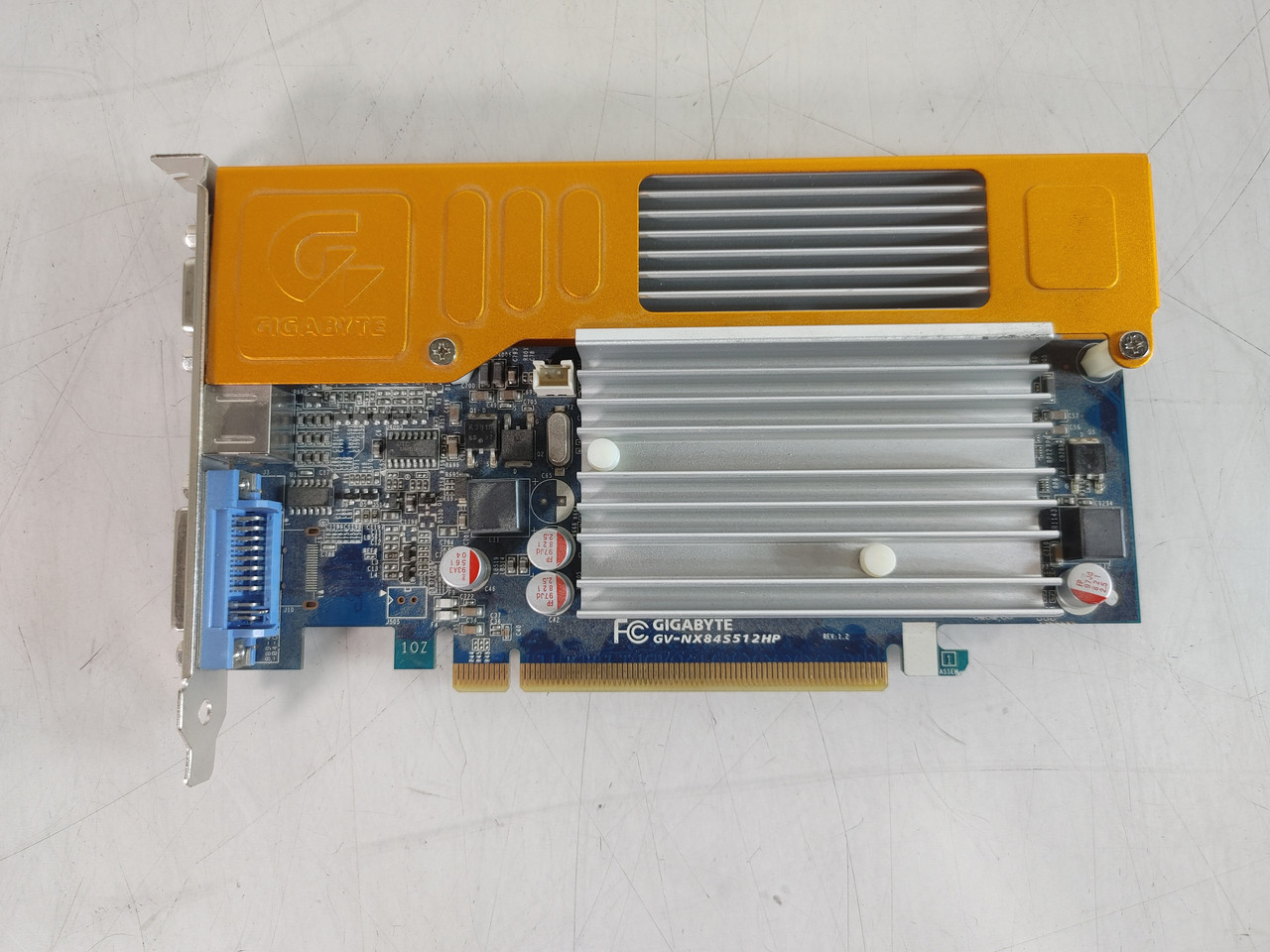 コパページ Gigabyte NVIDIA GeForce 8400 GS 512 MB GDDR2 PCI Express 2.0 x16