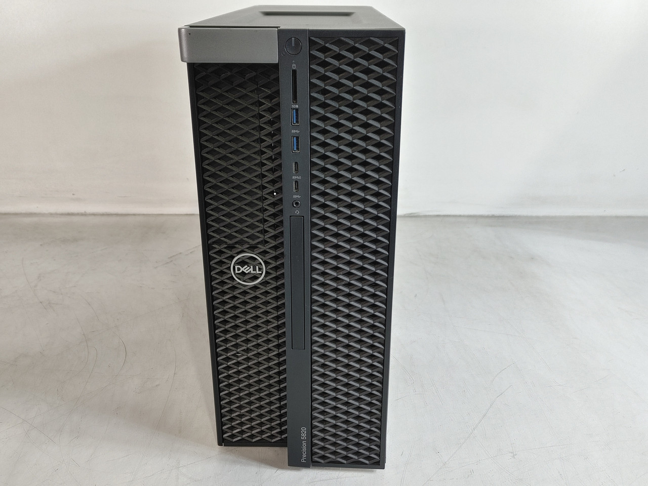 Dell Precision 5820 Core i7-9800X 3.80 GHz 16 GB DDR4 250 GB NVMe