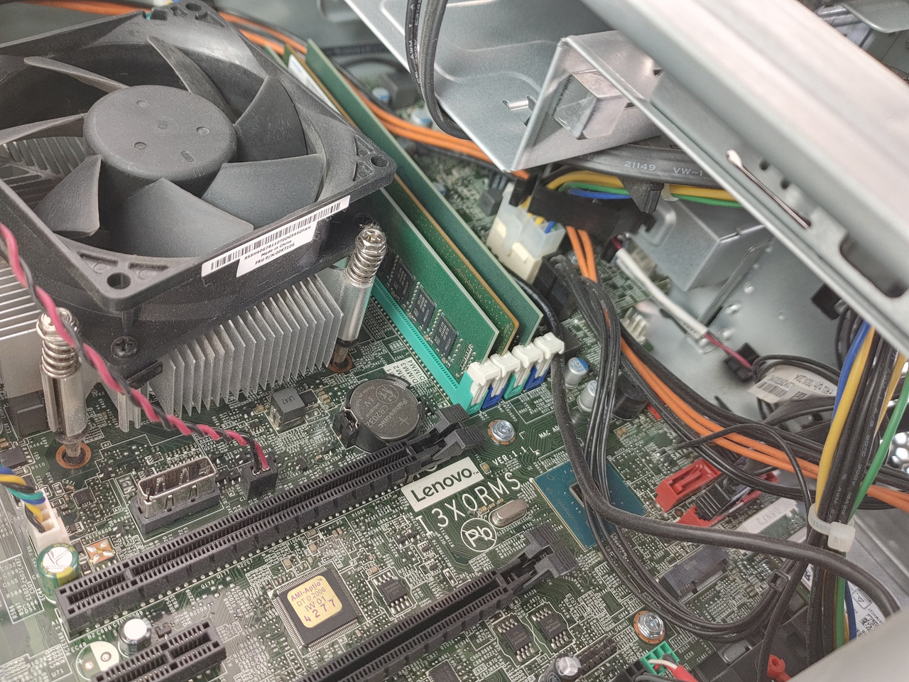 Lenovo ThinkStation P330 Gen 2 Core i7-9700 3.00 GHz 32 GB DDR4