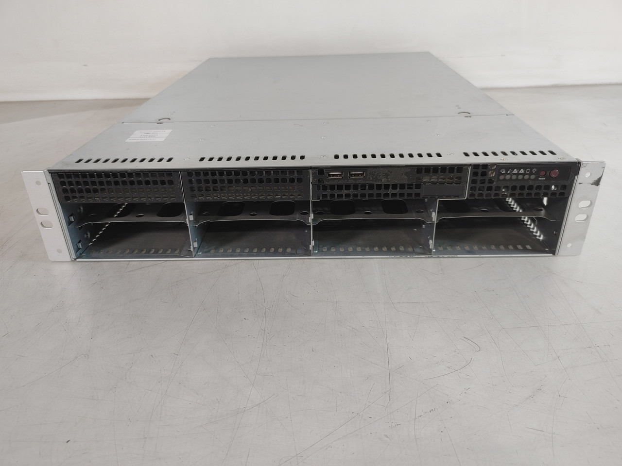 SuperMicro CSE-825 2.20 GHz Intel Xeon E5-1650 v4 4 GB DDR4