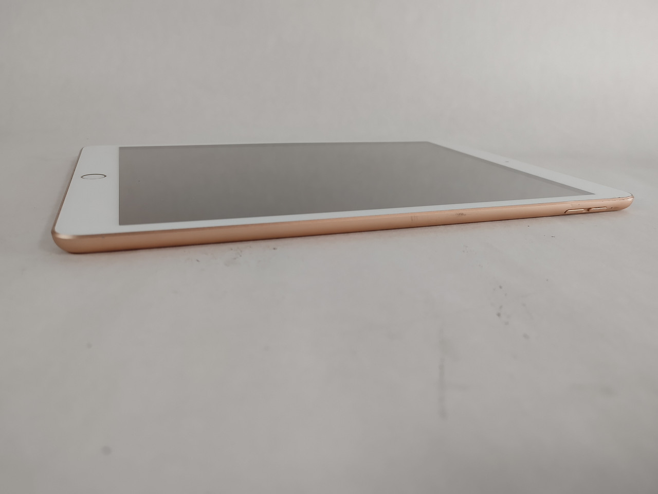 Apple iPad 7th Gen A2197 32 GB iOS 18.7.9 (WiFi Only) at TR Reuse
