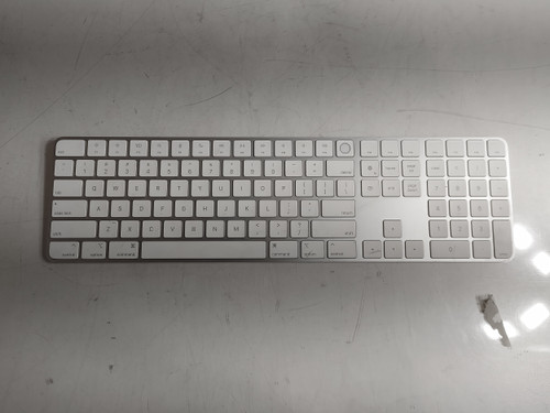 Apple A2520 Magic Keyboard with Touch ID