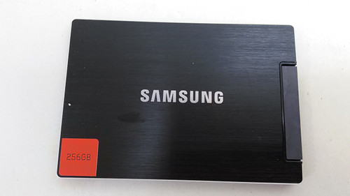 Samsung MZ-7PC256 830 256 GB 2.5" SATA III Solid State Drive