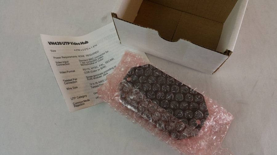 New Nitek VH439 Video Balun UTP Mini Hub 4-Port