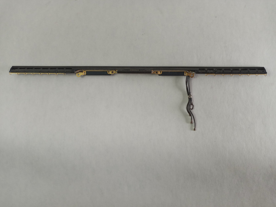 Apple MacBook Pro A1990 Laptop Rear Vent & Antenna Module 817-02781