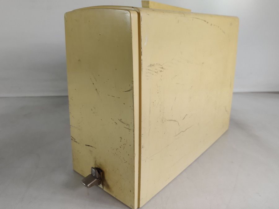 Vintage Singer Model 639 Touch & Sew Sewing Machine with Foot Pedal